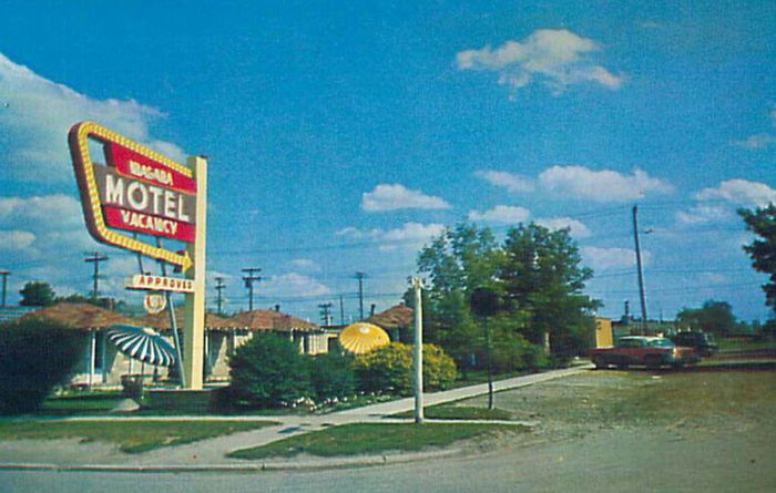 Niagara Motel (Parklane Motel) - Old Postcard View